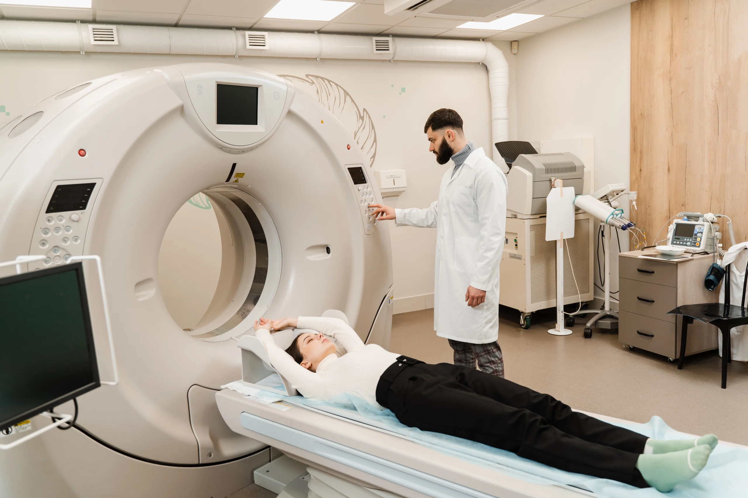 tech starting chest ct scan for lungs